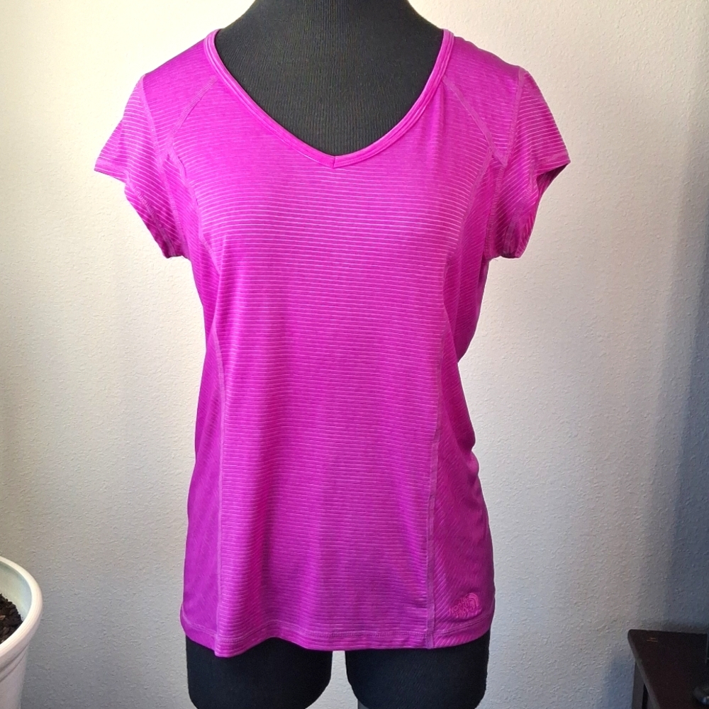 The North Face Women's T-shirt size M